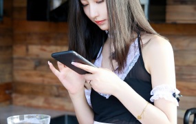 秀人网新人模特熊小诺居家蕾丝女仆主题写真60P高清下载