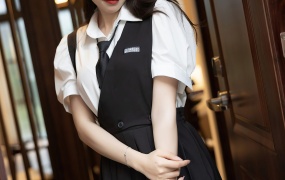 梦心月:与女神举杯共饮 – XiuRen秀人网高清图集