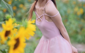 兔子Zzz不吃胡萝卜 – 蓝调向日葵少女写真套图